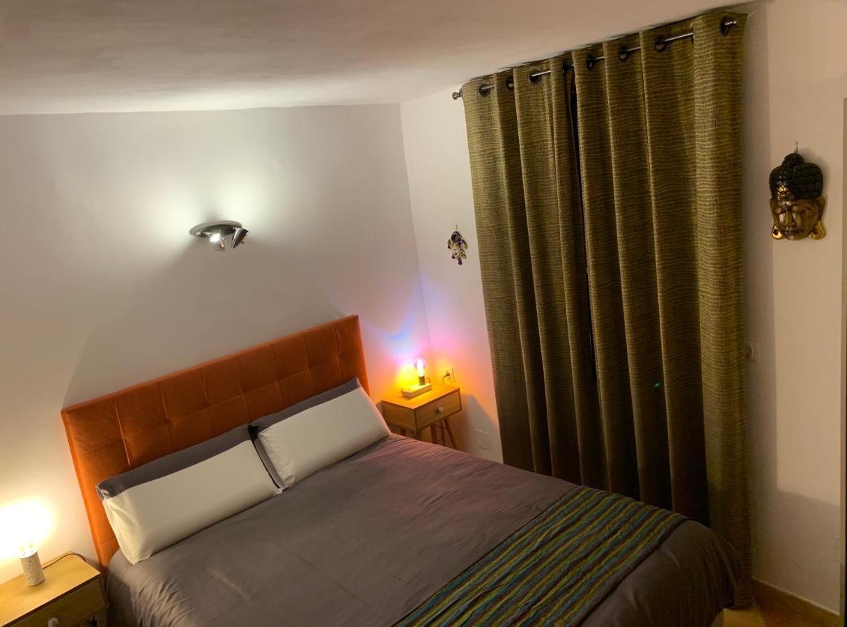 Pila & Bed Montpellier Centre Corum Comedie - Chambre Calme Climatisee - Quiet Air-Conditioned Room Ngoại thất bức ảnh